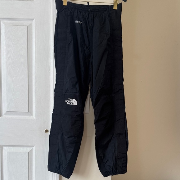 The North Face Women Gore-Tex light weight ski pants